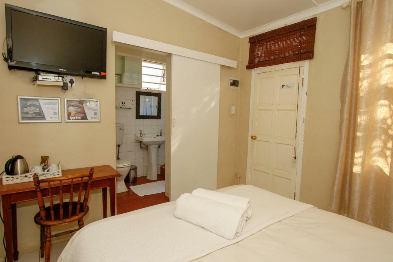 Coweys Corner Bed & Breakfast Durban Exterior photo