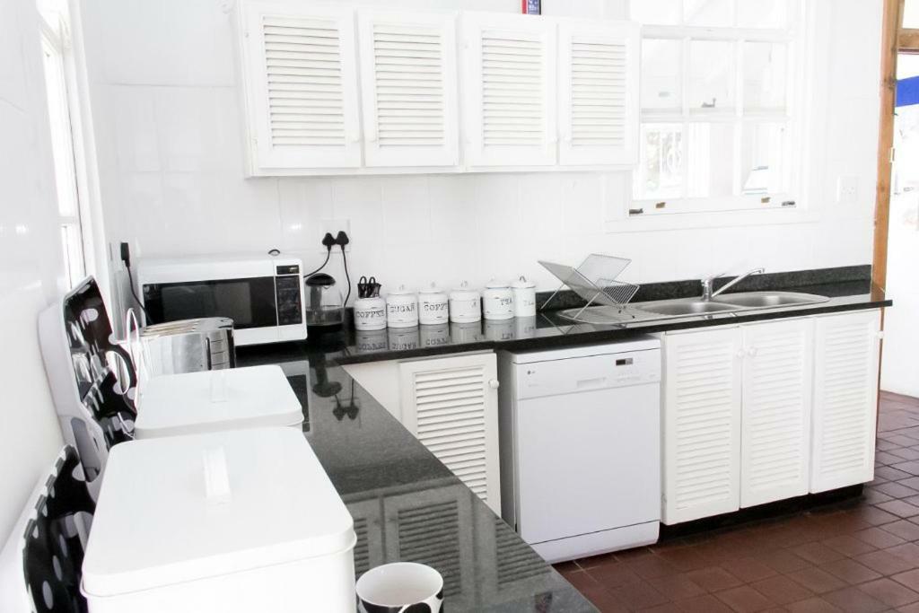 Coweys Corner Bed & Breakfast Durban Exterior photo